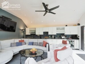Smart TV, fireplace, video games, DVD player - Aberfall | Luxury Retreat. Indoor Heated Pool Hot Tub Saunas Gym Cinema Grounds (Goxhill)