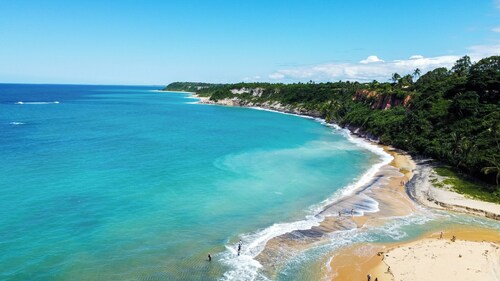 THE COMFORT OF THE MIRROR - HOUSE FOR THE SEASON