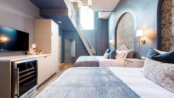 2 chambres, bureau, fer et planche à repasser, lit parapluie