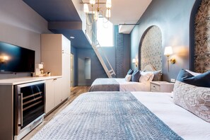 2 bedrooms, desk, iron/ironing board, travel crib