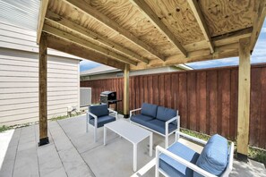 Terrace/patio - East Houston House with Pool near Downtown (Houston)