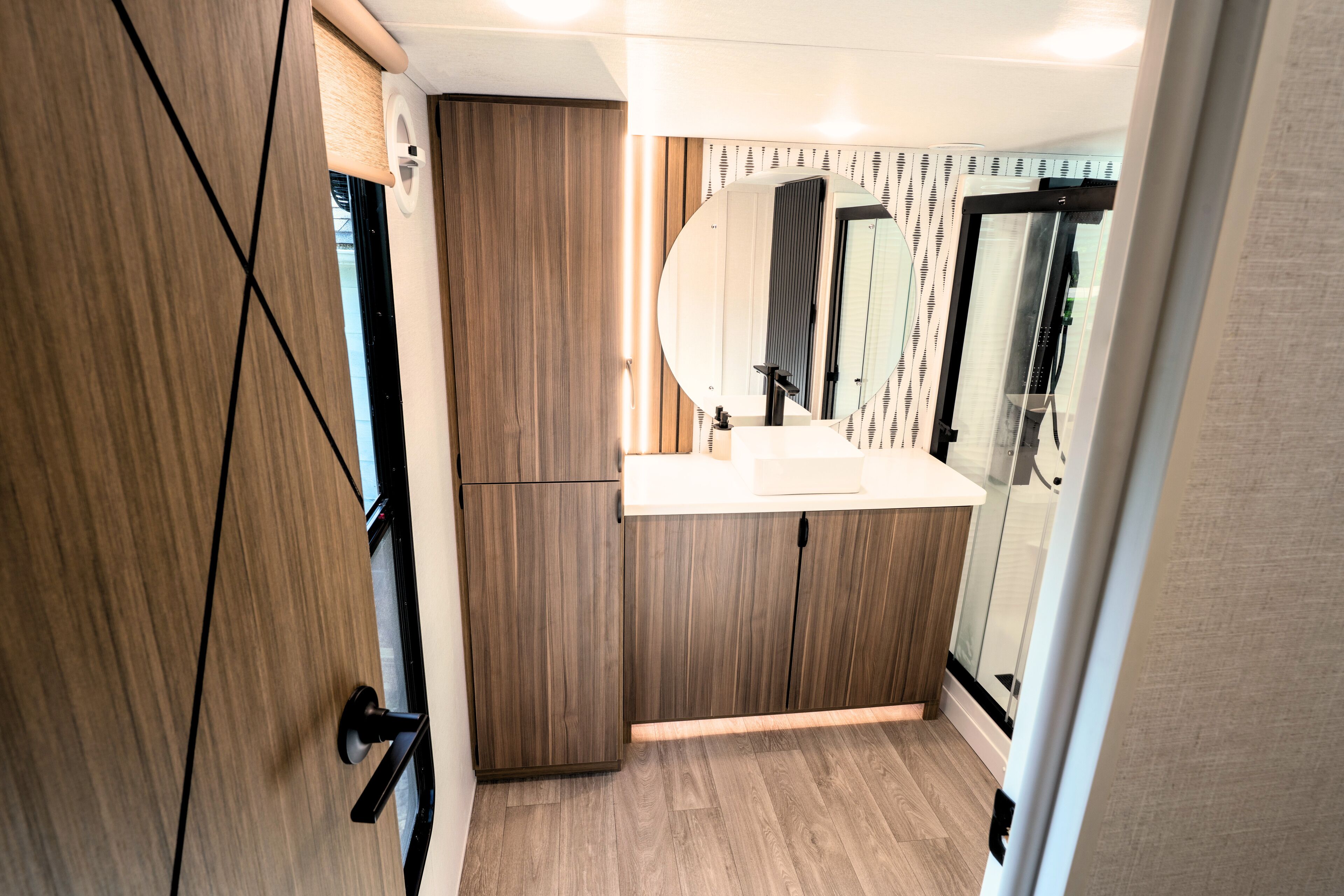 Ducha, artículos de higiene personal ecológicos y secador de pelo