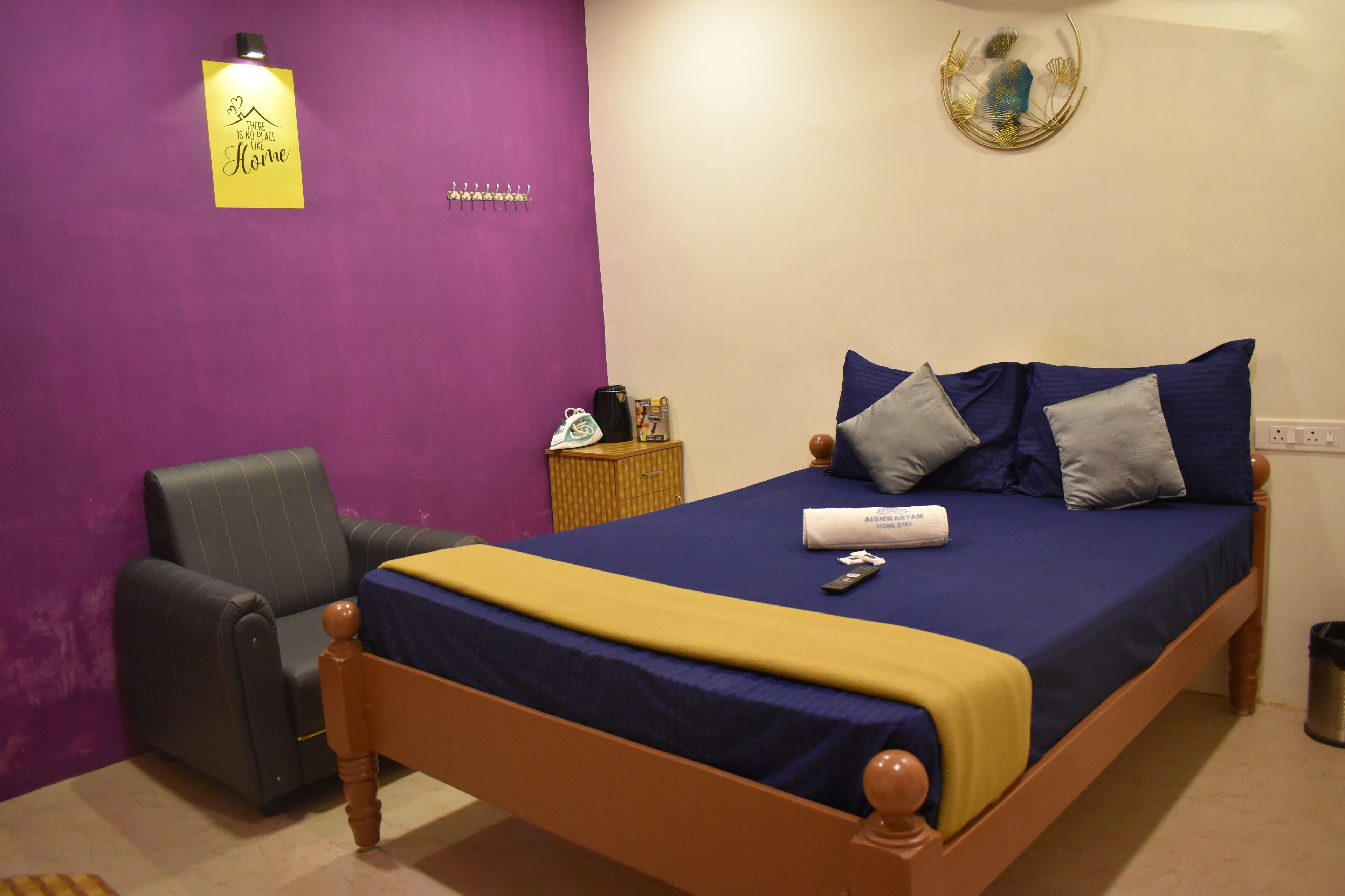 Phòng đôi phong cách cổ điển, 1 giường cỡ queen | Két bảo mật tại phòng, phòng cách âm, bàn ủi/dụng cụ ủi quần áo 