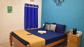 In-room safe, soundproofing, iron/ironing board, free WiFi