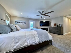 3 bedrooms, desk, iron/ironing board, WiFi - Modern Farmhouse Retreat-Open Concept-Apple Hill (Placerville)