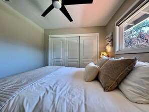 3 bedrooms, desk, iron/ironing board, WiFi
