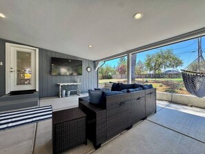 TV, fireplace, offices, computer monitors