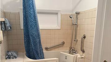 Handdoeken, toiletpapier