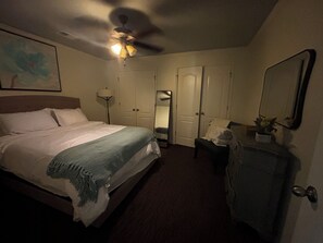 2 chambres, fer et planche à repasser, Wi-Fi, draps fournis