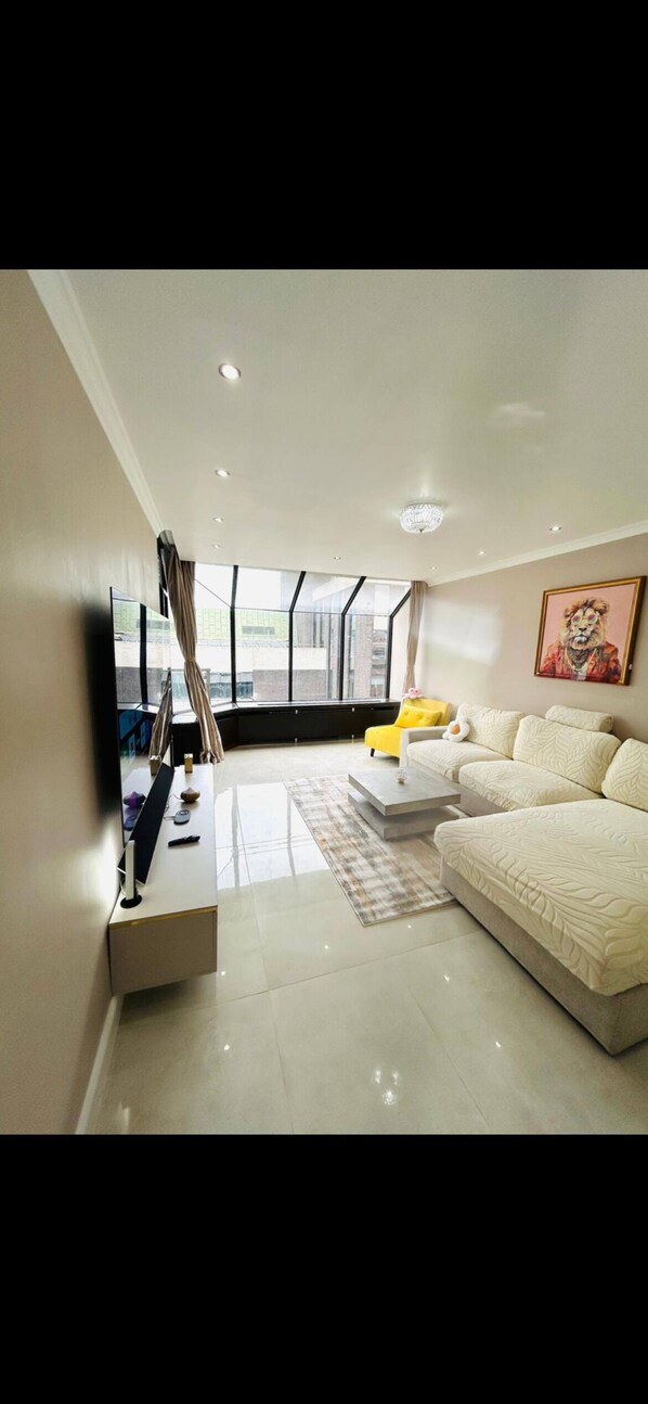 Living area - Modern apartment in Dublin City centre (Dublin)