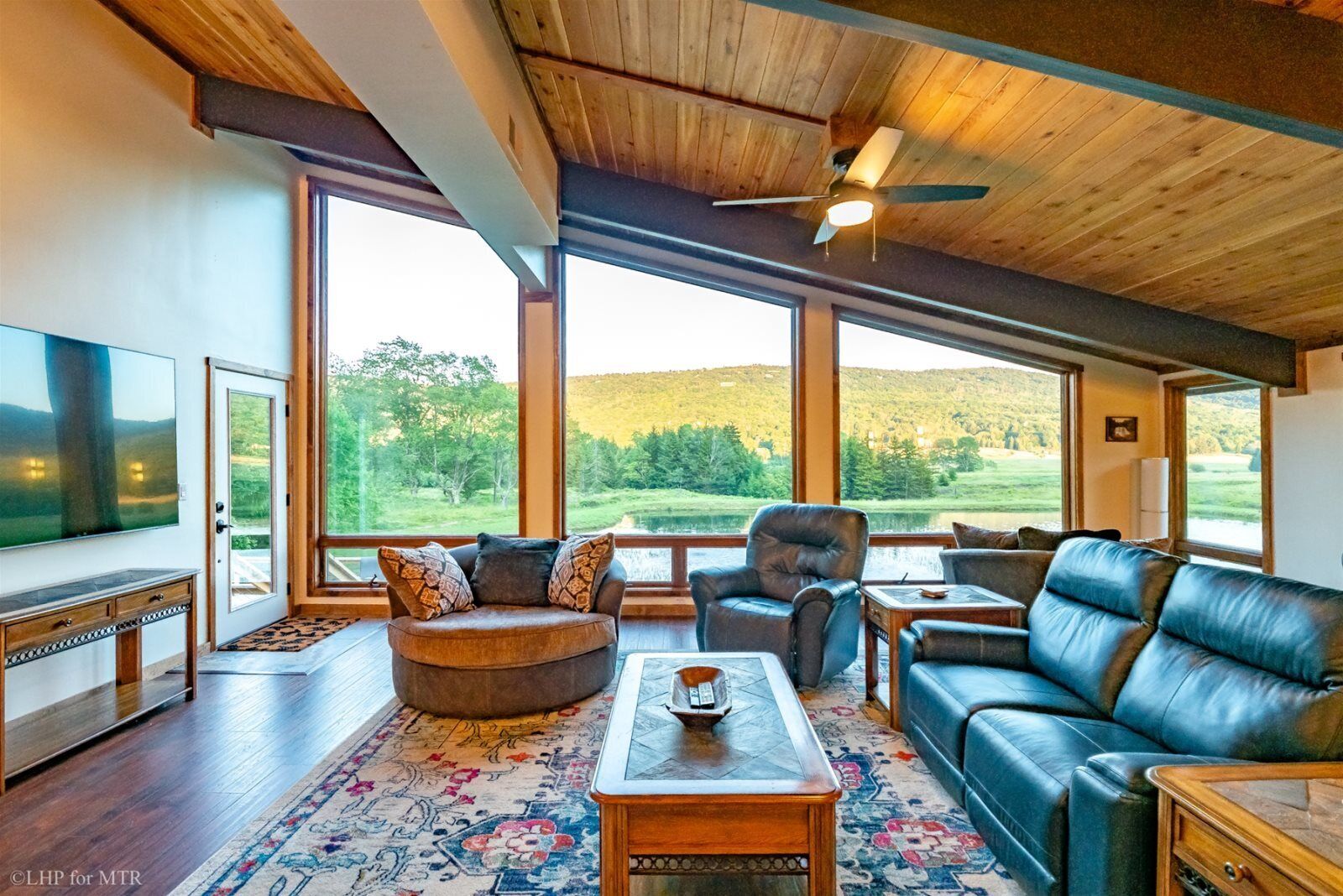 壁炉、DVD 播放器