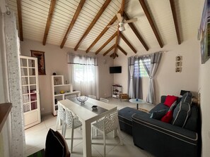 TV - Biscuit - Gîtes du moulin (Petit-Canal)