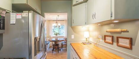 Mikrowelle, Ofen, Herdplatte, Geschirrspüler