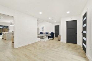 Interior - Prime Houston Getaway w/ Pool – Near Downtown (Houston)