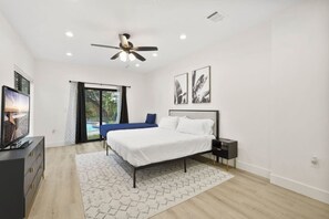 5 bedrooms, desk, iron/ironing board, travel cot