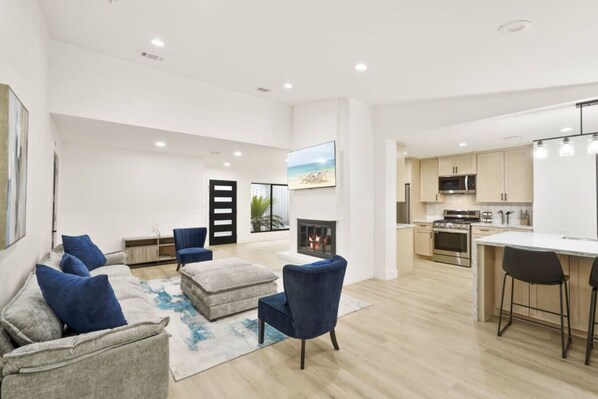 Unclassified image, 1 of 35, button