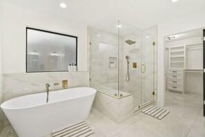 Unclassified image, 2 of 35, button