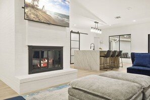 Interior - Prime Houston Getaway w/ Pool – Near Downtown (Houston)