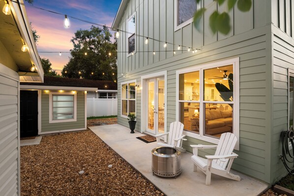 Terrace/patio - New-build 4-bedroom Bungalow with Hot Tub near Downtown Tampa! (Tampa)