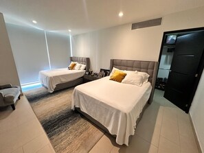 4 bedrooms, iron/ironing board, WiFi, bed sheets