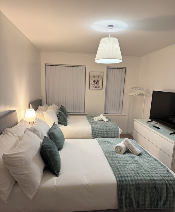 1 habitación, tabla de planchar con plancha, wifi y ropa de cama