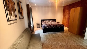 2 dormitoris, planxa i posts de planxar, wifi i roba de llit