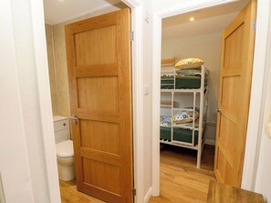 2 habitaciones, decoración personalizada y muebles diferentes 