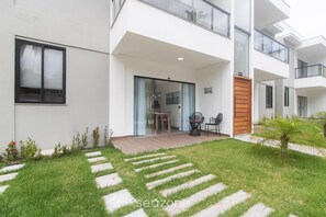 Basic Apartment | Exterior - Full Stay With Pool Just 350m From the Beach in Porto Seguro PRY (Porto Seguro)