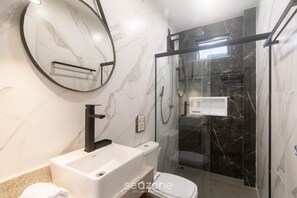 Bathroom - Full Stay With Pool Just 350m From the Beach in Porto Seguro PRY (Porto Seguro)