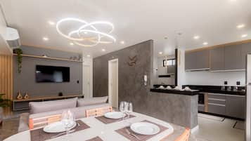 Basic Apartment | Dining
