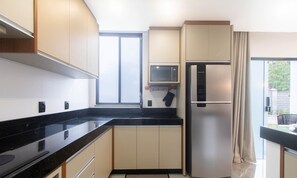 Basic Apartment | Private kitchen - Full Stay With Pool Just 350m From the Beach in Porto Seguro PRY (Porto Seguro)