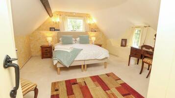 2 bedrooms, individually decorated, individually furnished, free WiFi