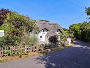 Exterior - Smugglers Cottage (New Milton)
