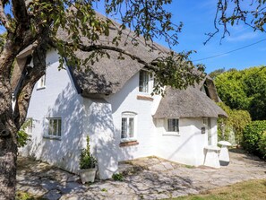 Exterior - Smugglers Cottage (New Milton)