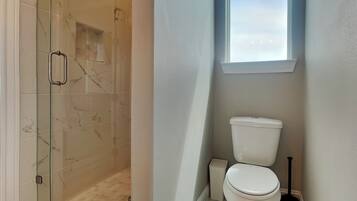 Studio (3 Bedrooms) | Property amenity