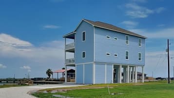 Studio (3 Bedrooms) | Property amenity