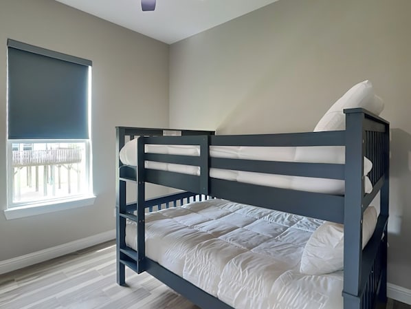 Estudio (3 Bedrooms) | Servicio de la propiedad