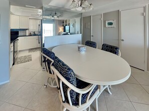 Condo (2 Bedrooms) | Servicio de la propiedad