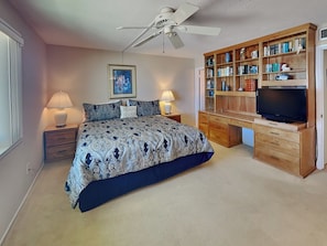 Condo (2 Bedrooms) | Property amenity