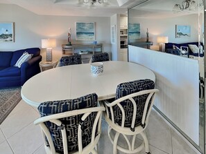 Condo (2 Bedrooms) | Property amenity