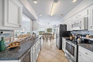 House (4 Bedrooms) | Property amenity