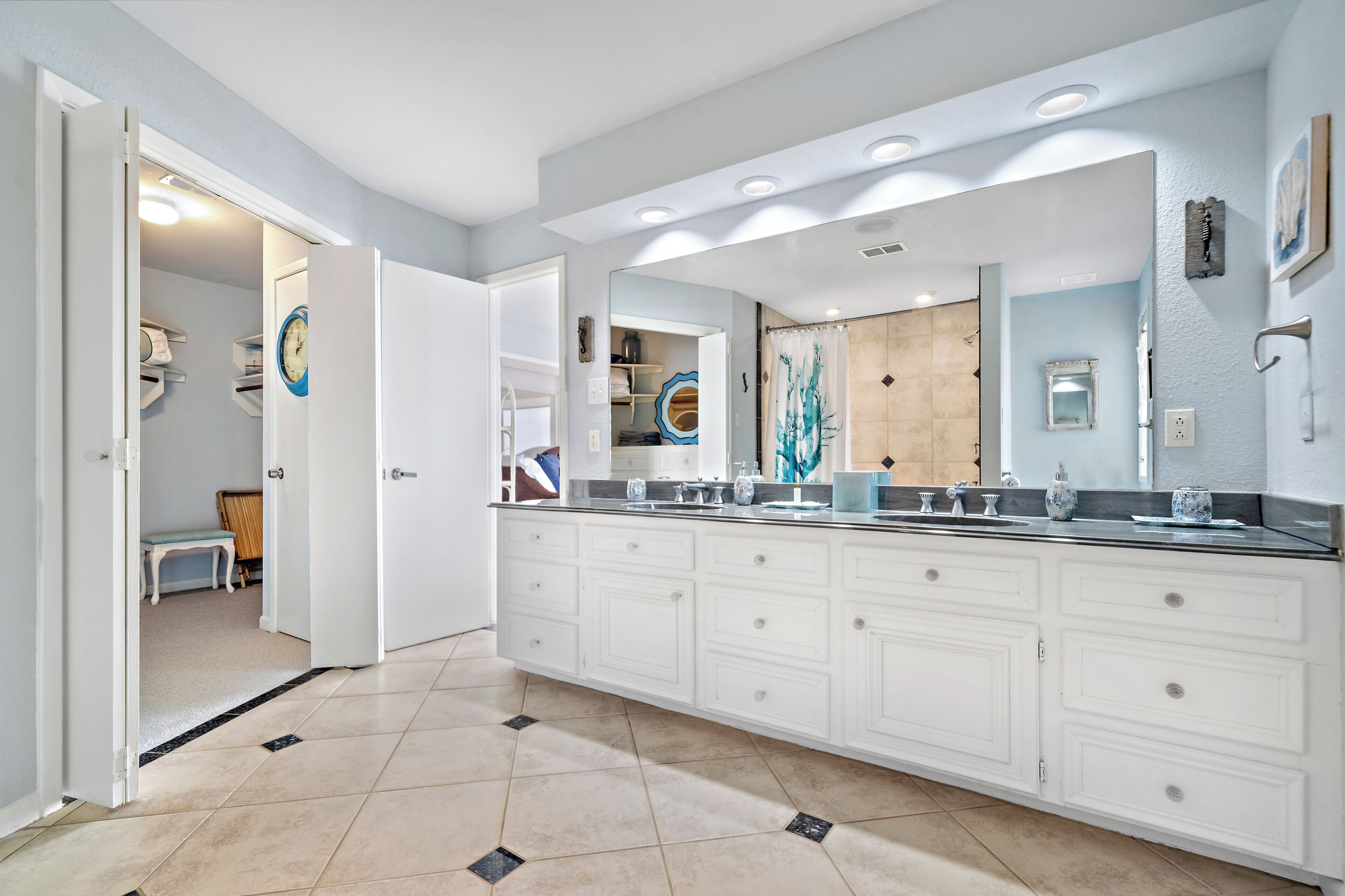 House (4 Bedrooms) | Property amenity