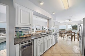 Casa (4 Bedrooms) | Servicio de la propiedad