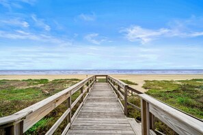 Casa (4 Bedrooms) | Servicio de la propiedad