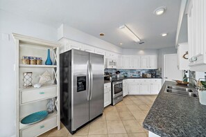 House (4 Bedrooms) | Property amenity - Butterfly Dunes by Ryson Vacation Rentals (Galveston)