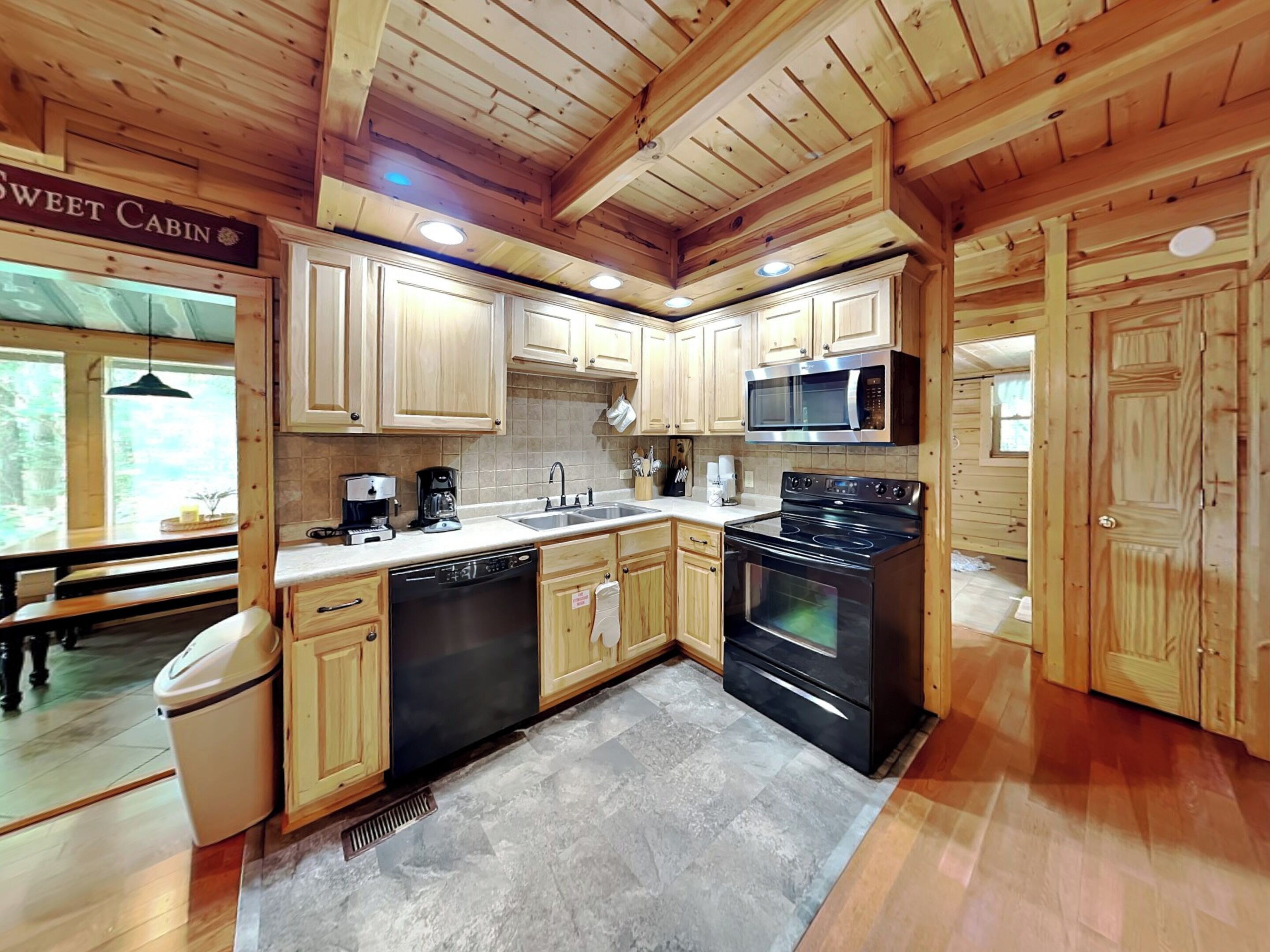 Studio (2 Bedrooms) | Property amenity