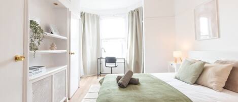 2 bedrooms, iron/ironing board, Internet, bed sheets