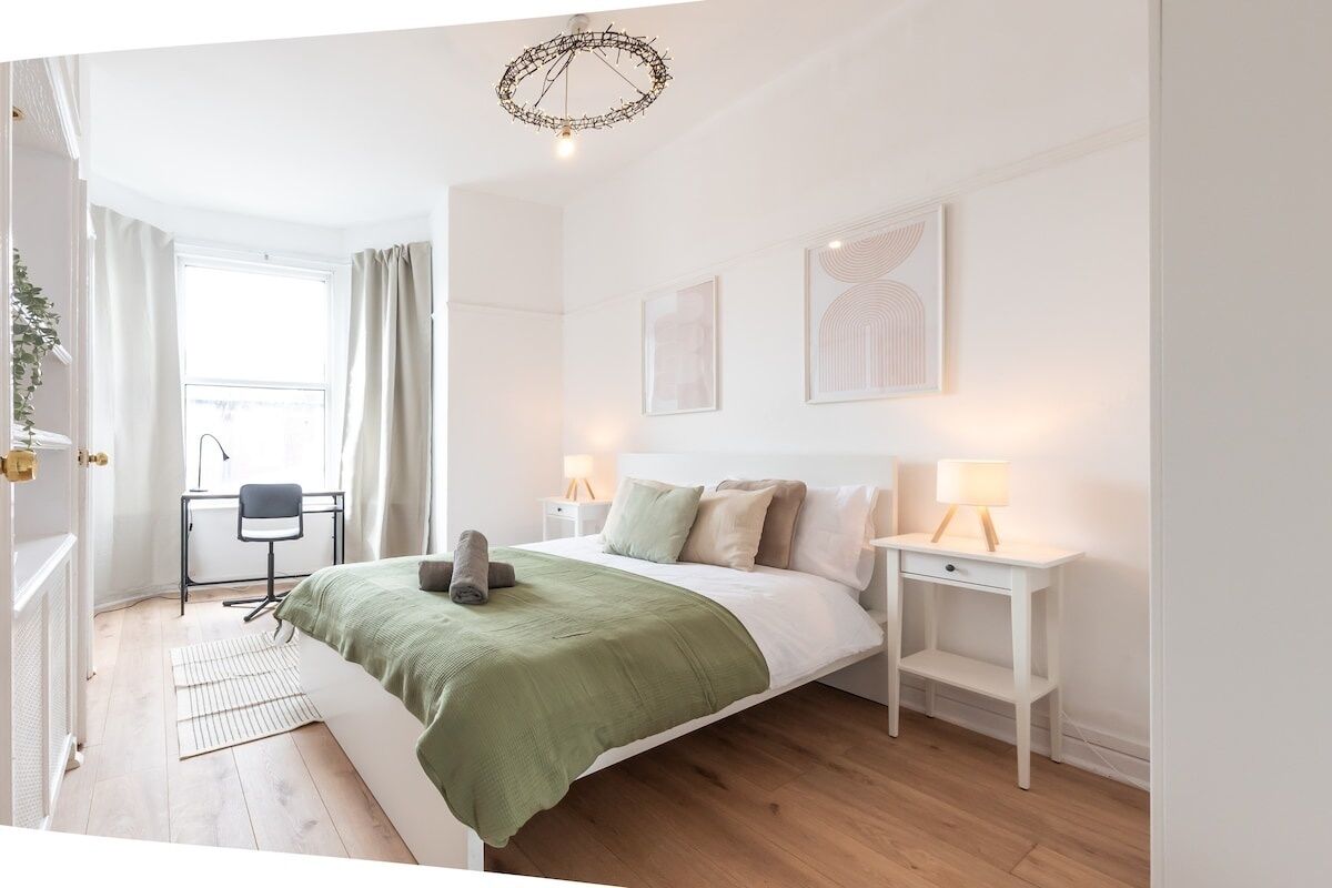 2 bedrooms, iron/ironing board, Internet, bed sheets