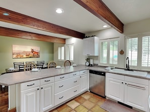 House (4 Bedrooms) | Property amenity