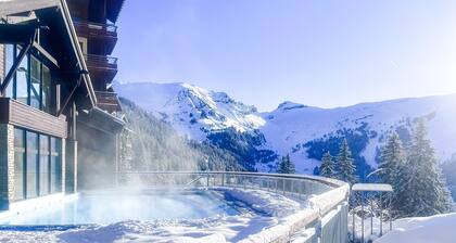 Unique top floor two-bedroom apartment, Terrasses d'Éos